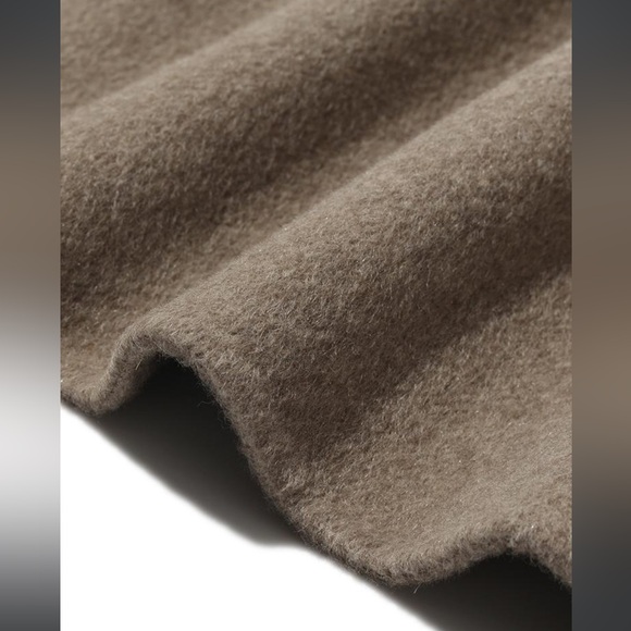 Goelia Pure Cashmere Coat - Picture 11 of 16